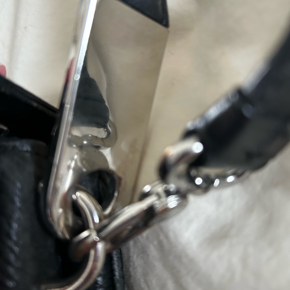 - Marc by Marc Jacobs cross body multi pocket ligurro leather bag LAST PRICE - Picture 8 of 8
